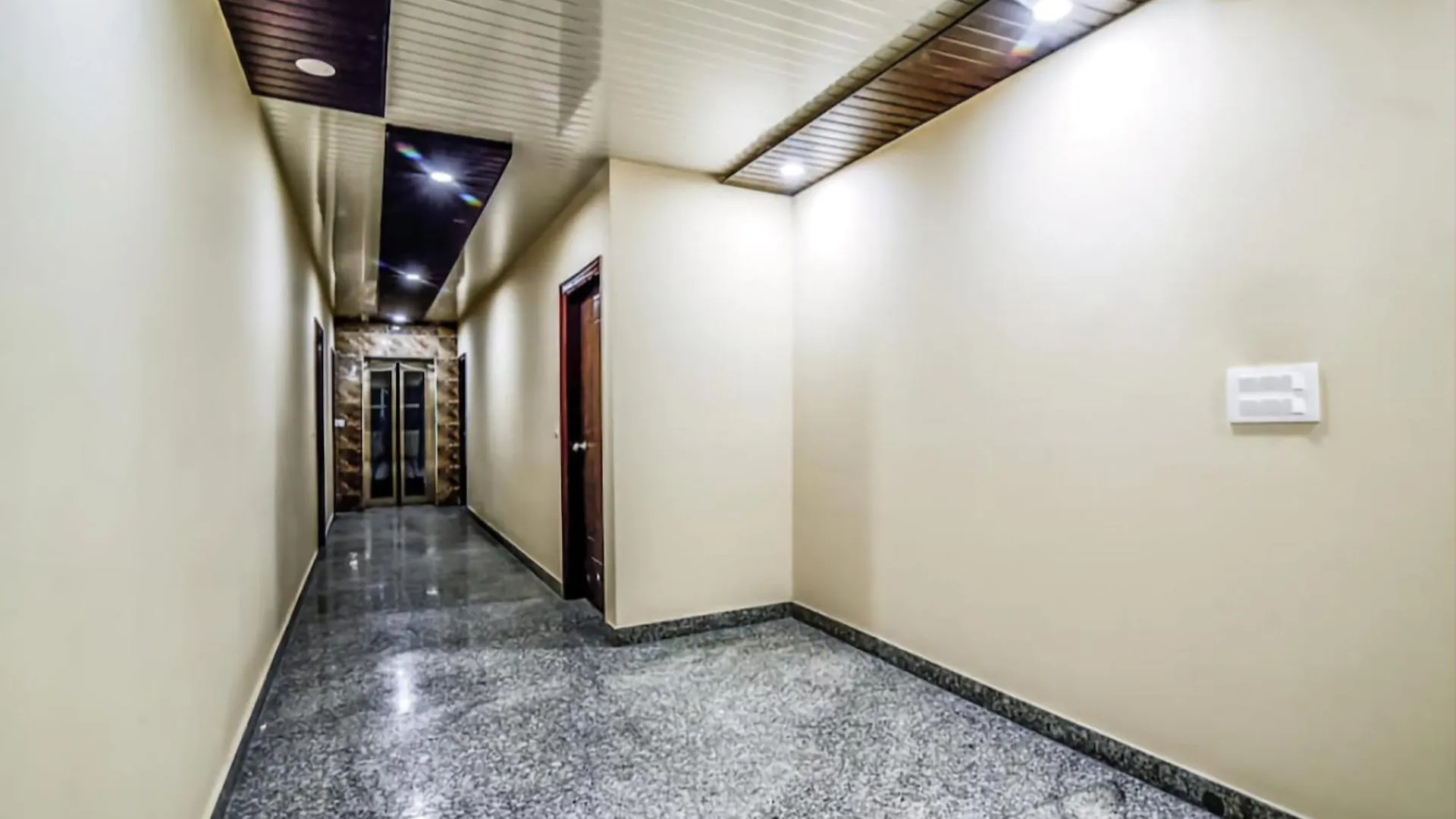 Airport Hotel Starry Twilight Yeni Delhi 4*,  Hindistan